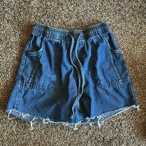 Karen Scott Loose Feux Denim Shorts size Small Petite